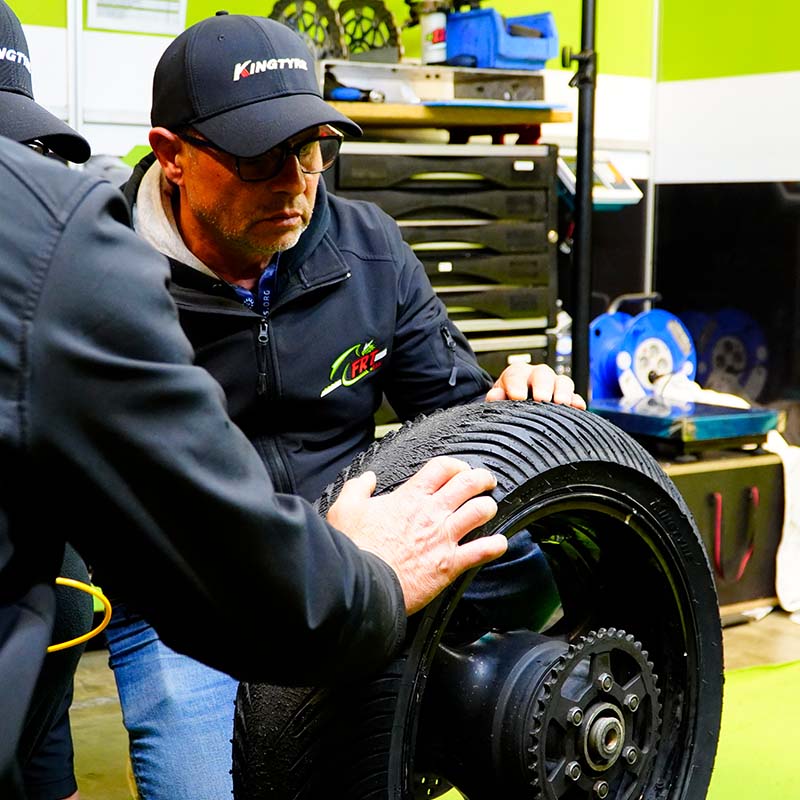 Kingtyre-Racing-Team-in-Le mans-4