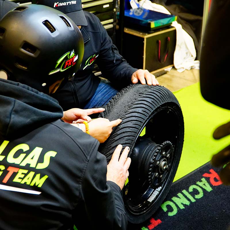 Kingtyre K01 Racing Rain Tire tread design with water dispersal grooves.