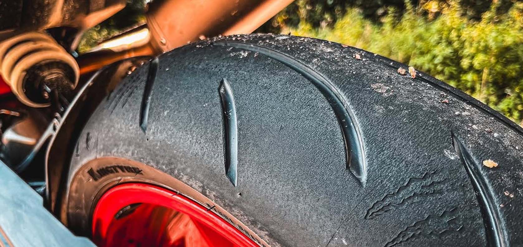Close-up of Kingtyre K97 tread pattern optimized for wet and dry road grip