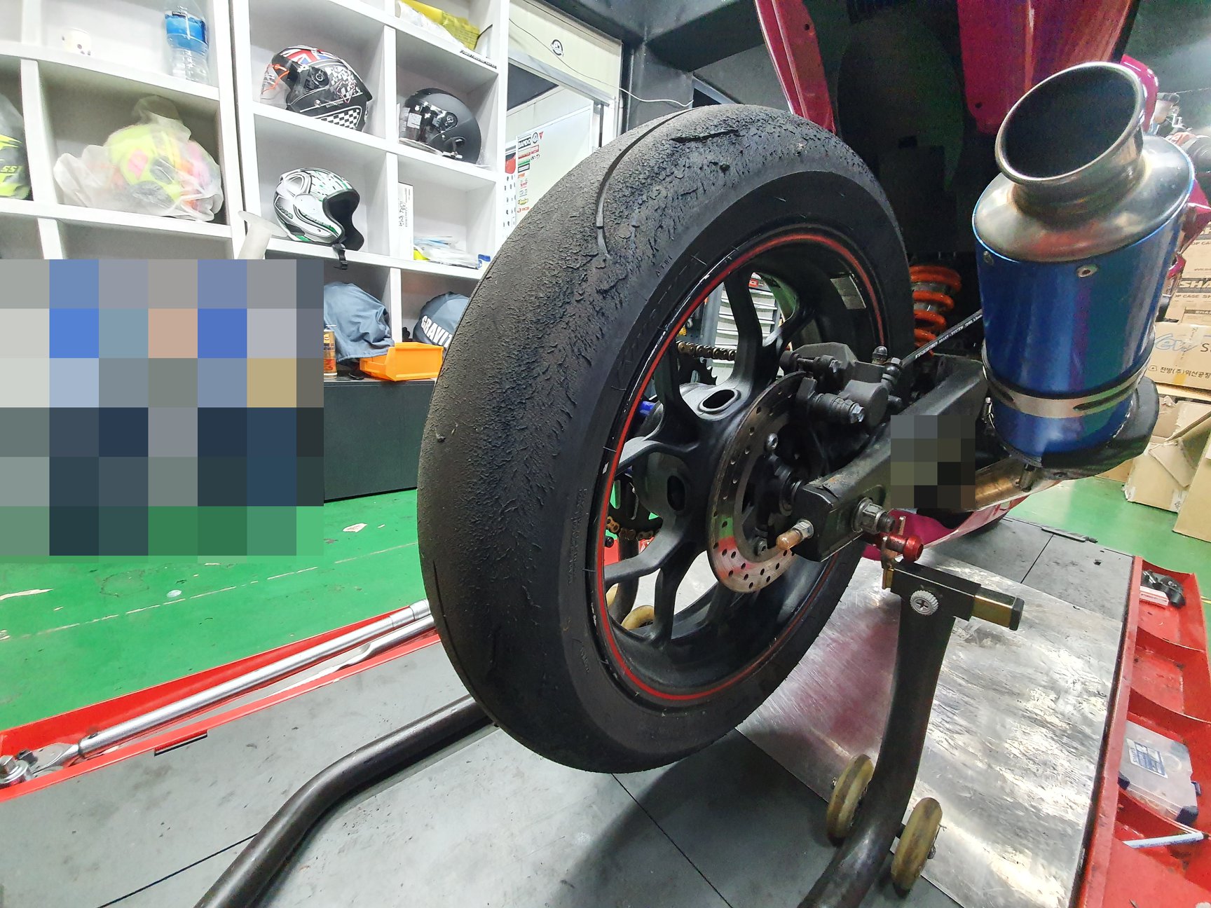 What Is the Difference Between Slick and Semi Slick Tires