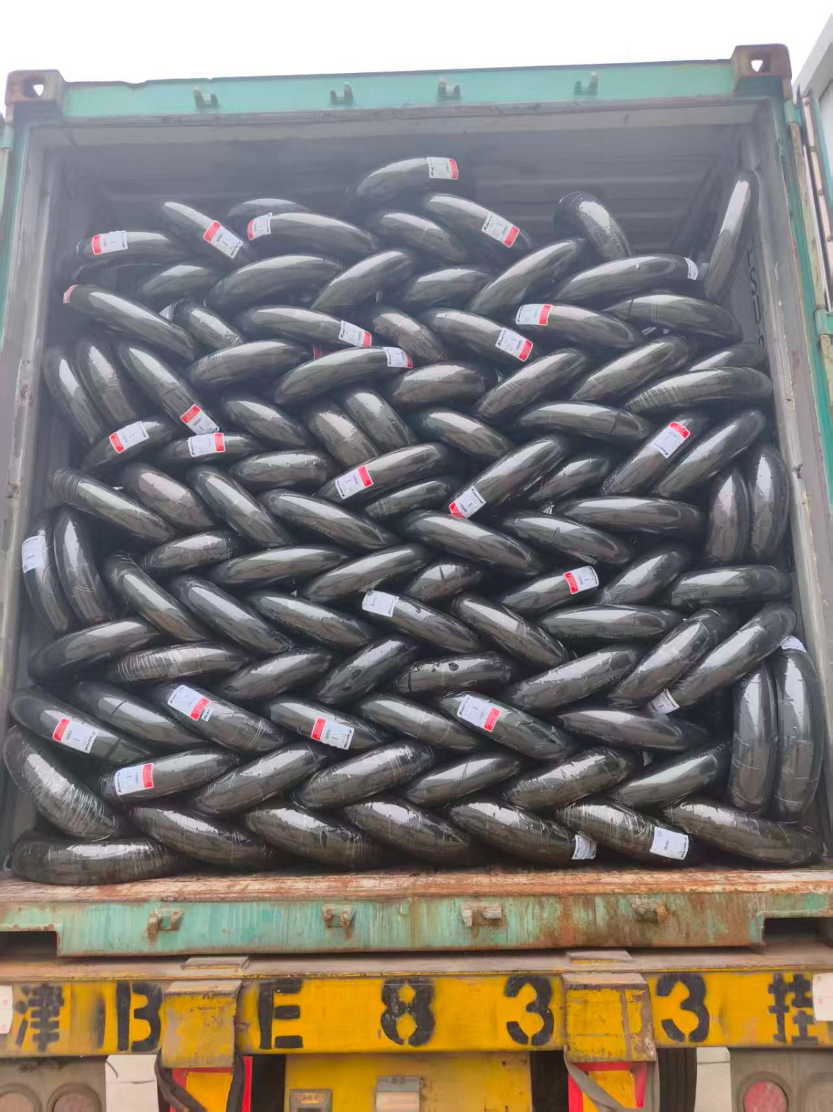 Year-end 2026 motorcycle tire order planning guide for B2B distributors beating Q4 lead times